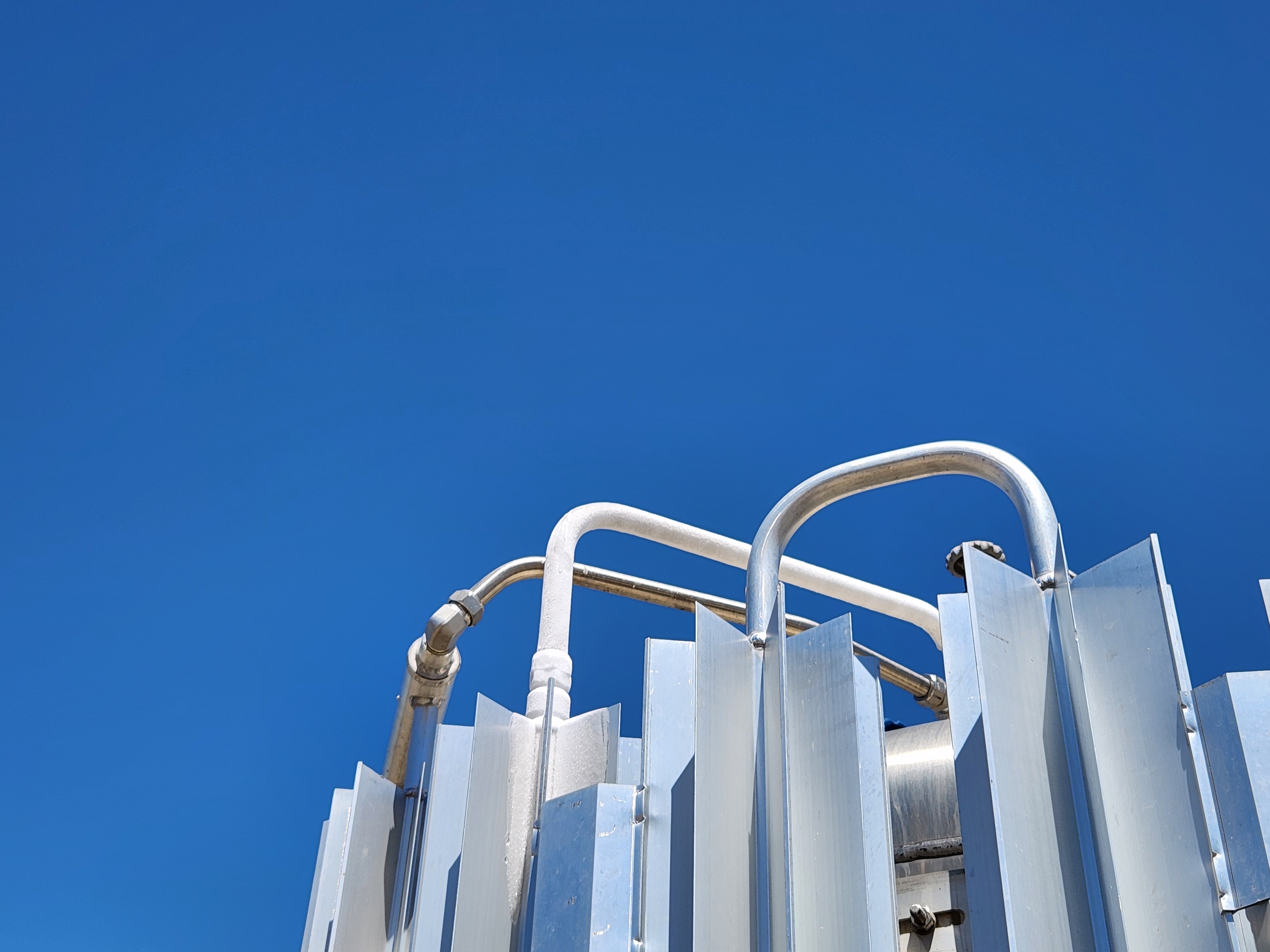 On the Equilibrium Concentration Ratio of Carbonic Acid Substances Dissolved in Natural Water